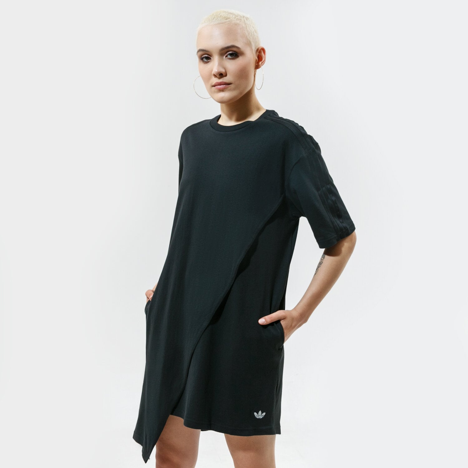Damen Kleid ADIDAS KLEID TEE TRAININGSANZUGS GN3165 Schwarz