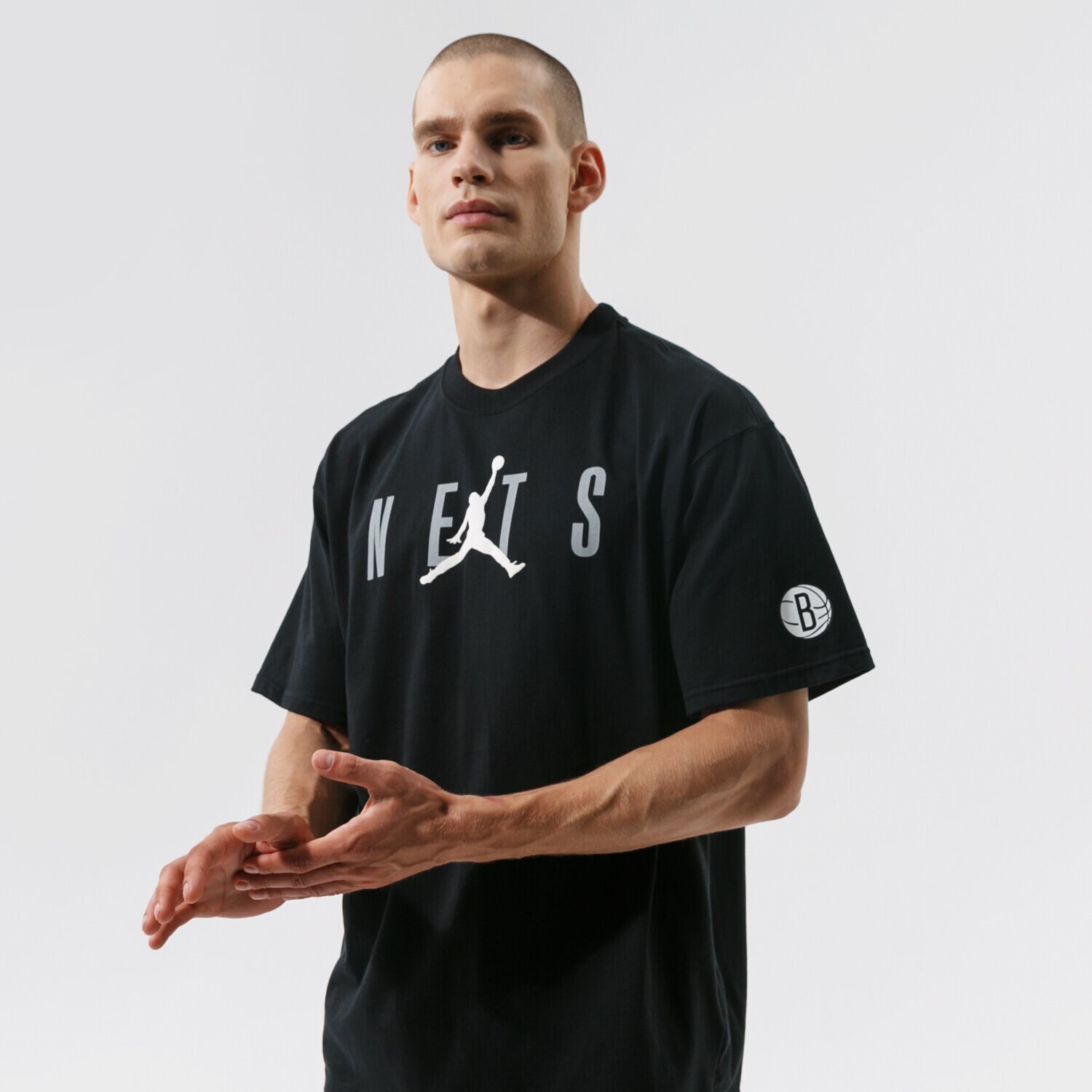 Herren T-Shirt NIKE T-SHIRT BKN M NK CTS JDN STMT SS TEE NBA DA6502-010 Schwarz