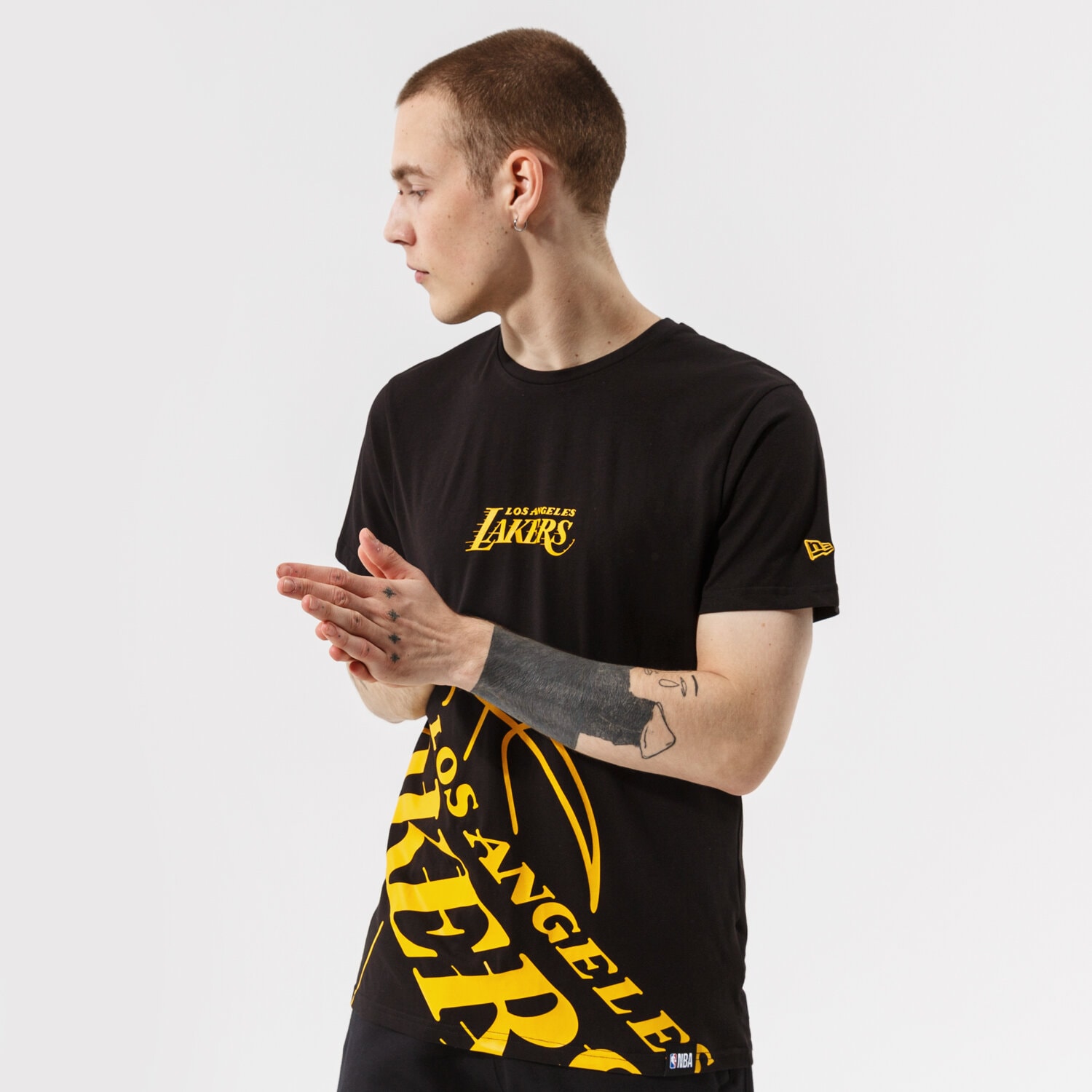 Herren T-Shirt NEW ERA T-SHIRT NBA ENLARGED LOGO TEE LOSLAK BLK 12827219 Schwarz