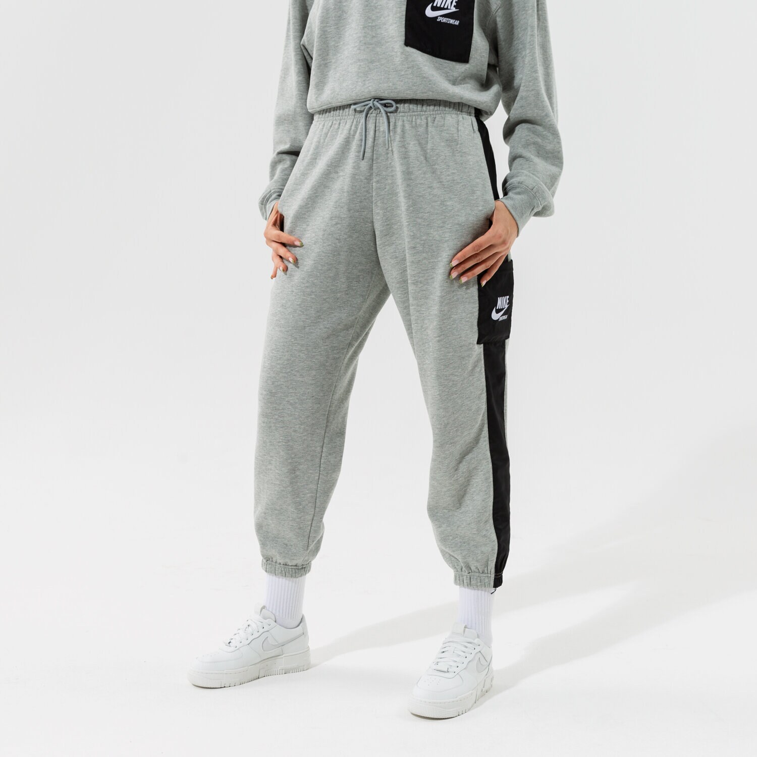 Damen Hosen NIKE HOSE W NSW FLC MR JGGR HTG DD5679-063 Grau