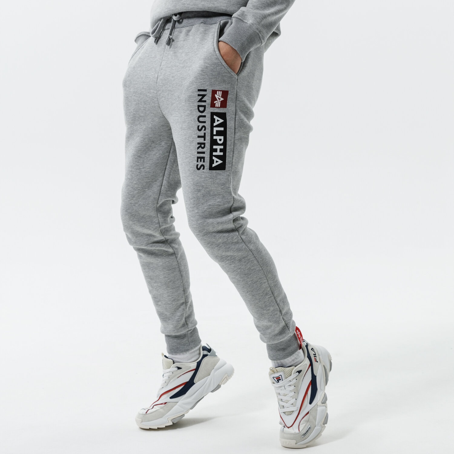 Herren Hosen ALPHA INDUSTRIES HOSE ALPHA BLOCK-LOGO JOGGER 118361-17 Grau