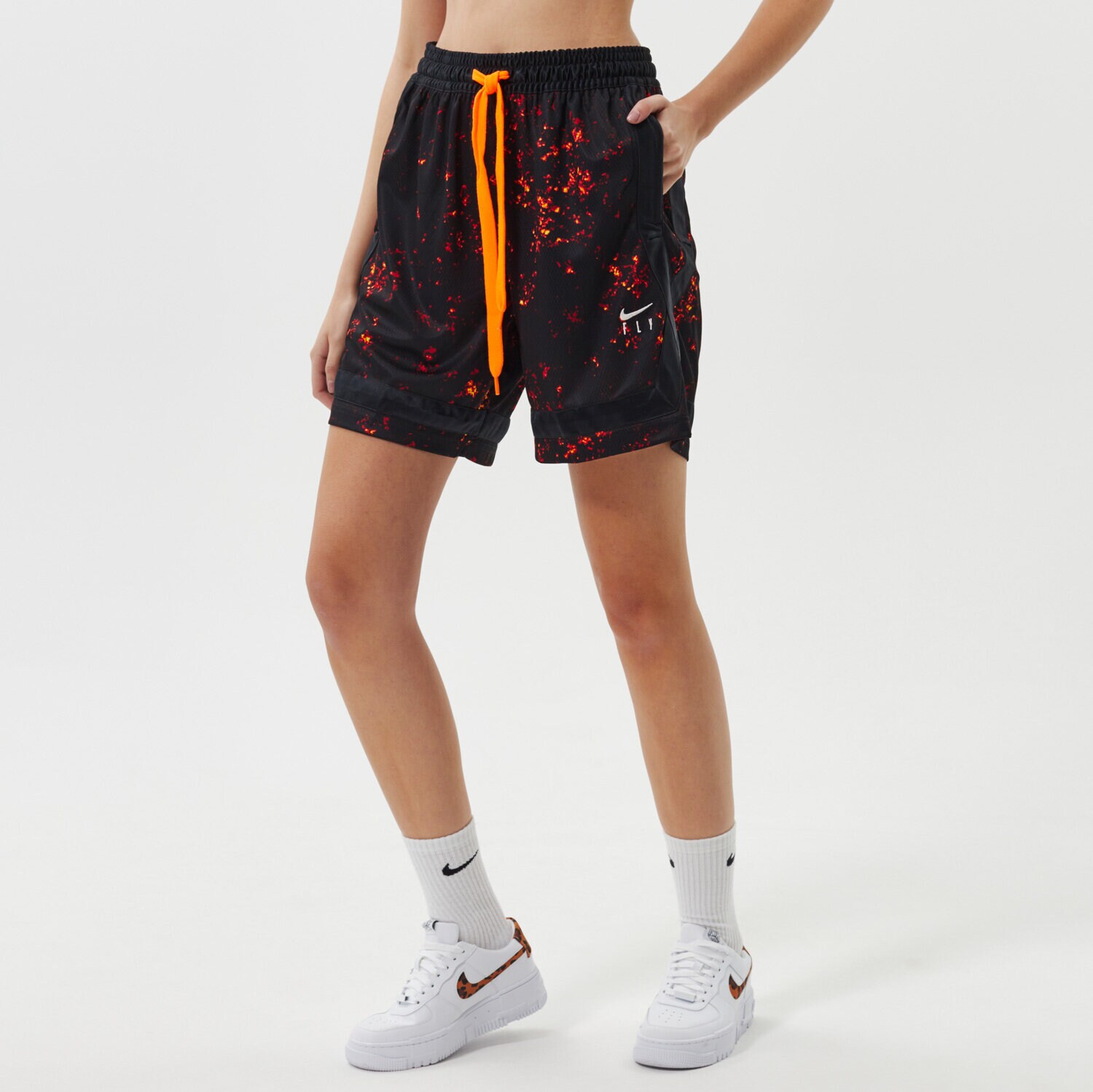 Damen Shorts NIKE SHORTS W NK FLY SEASONAL CROSSOVER NBA DH0643-010 Schwarz