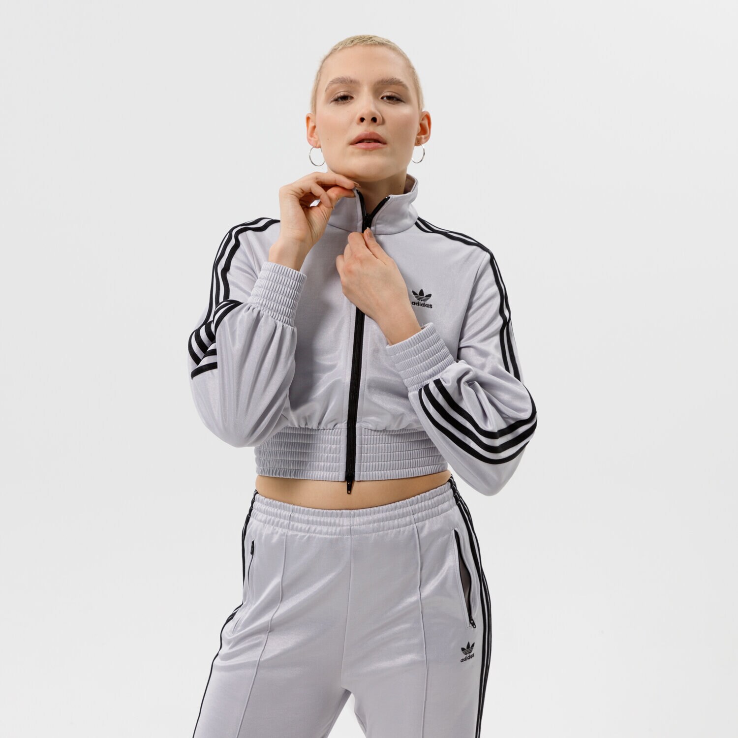 Damen ADIDAS SWEATSHIRT MIT REIßVERSCHLUSS TRACK TOP HF7532 Silber
