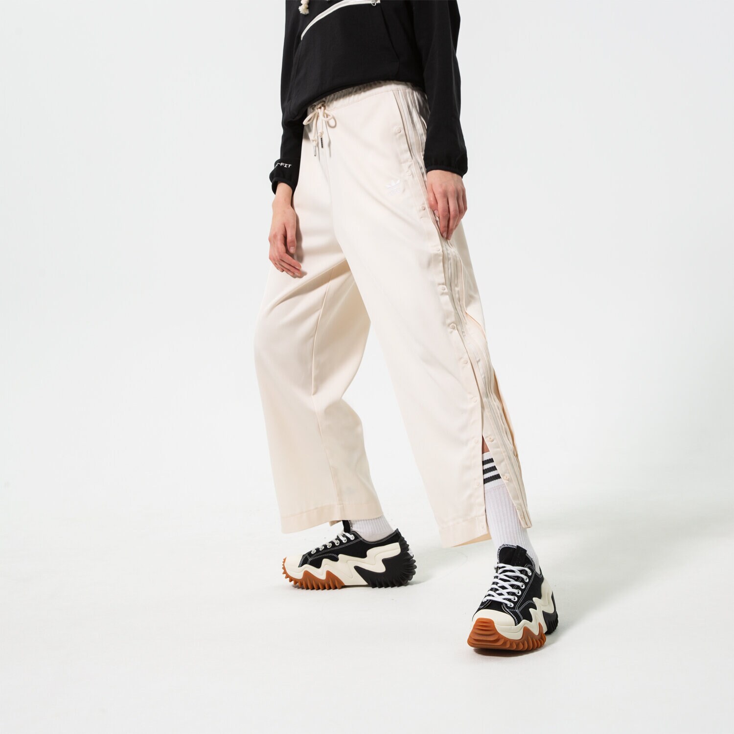 Damen Hosen ADIDAS HOSE RELAXED PANT HF2009 Beige