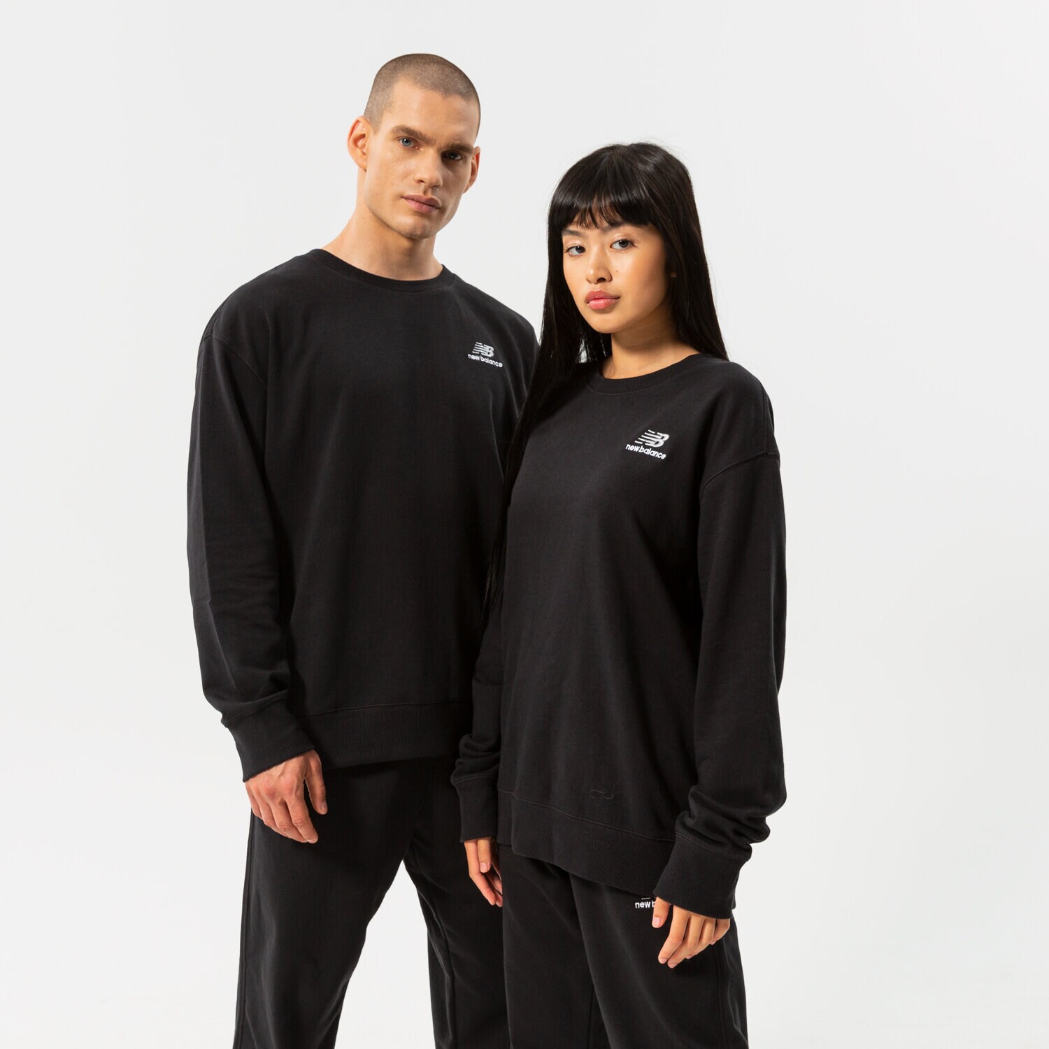 Damen NEW BALANCE SWEATSHIRT NB ESSENTIALS UNI-SSENTIALS CREW UT21501BK Schwarz