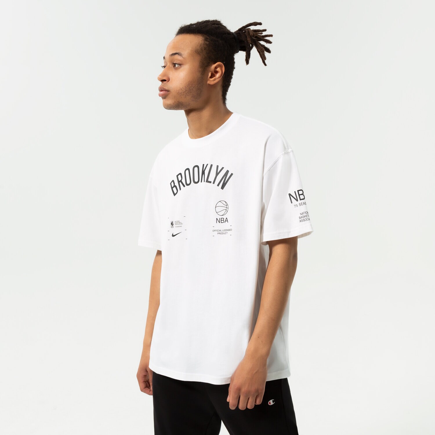Herren T-Shirt NIKE T-SHIRT BKN M NK CTS FTPK INFNTY TEE NBA DH6740-100 Weiß
