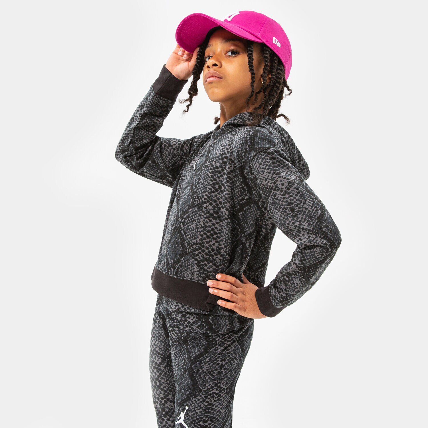 Kinder JORDAN HOODIE ESSENTIALS SNAKE PO GIRL 45B311-023 Schwarz