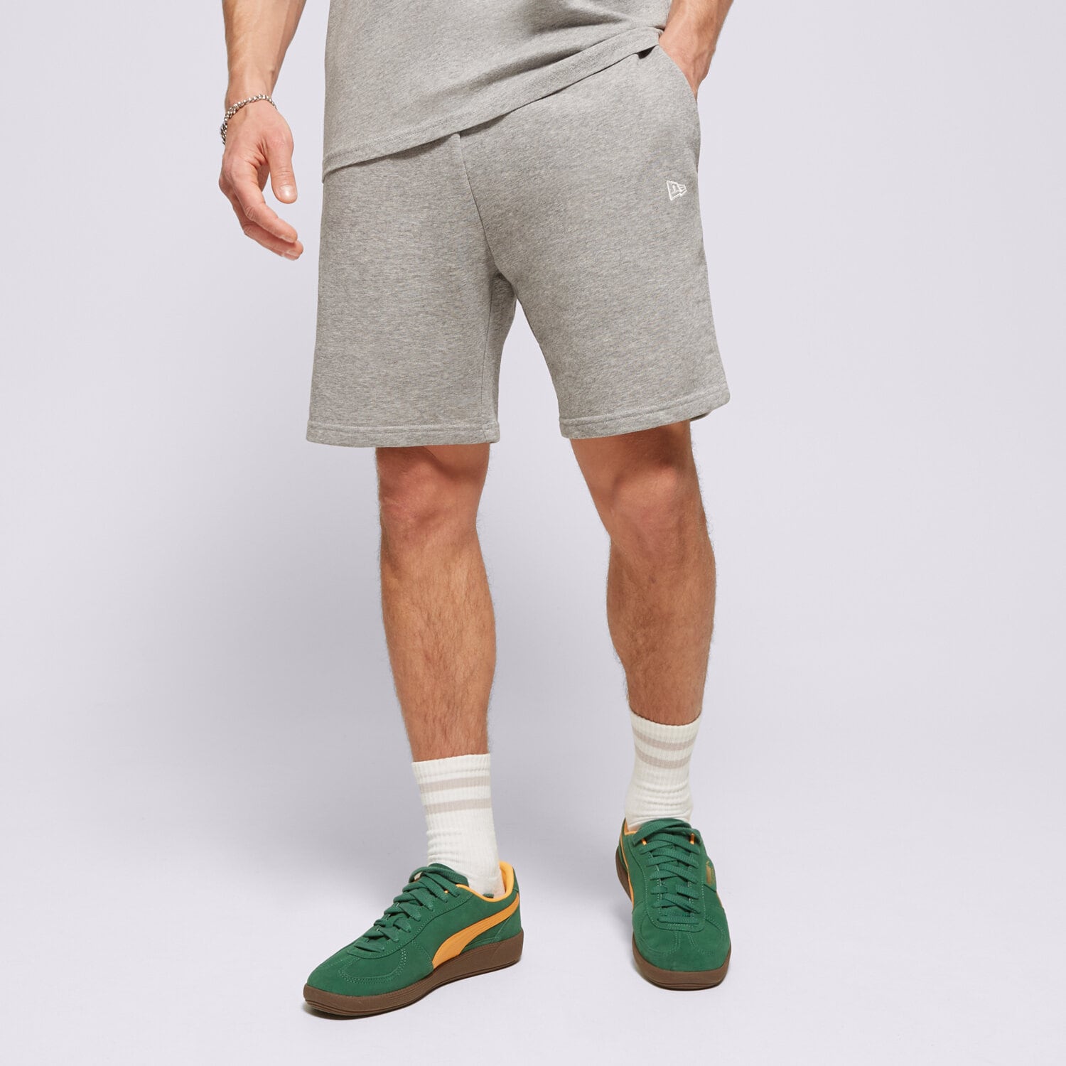 Herren Shorts NEW ERA SHORTS ESSENTIAL SHORT 12836799SMU Grau