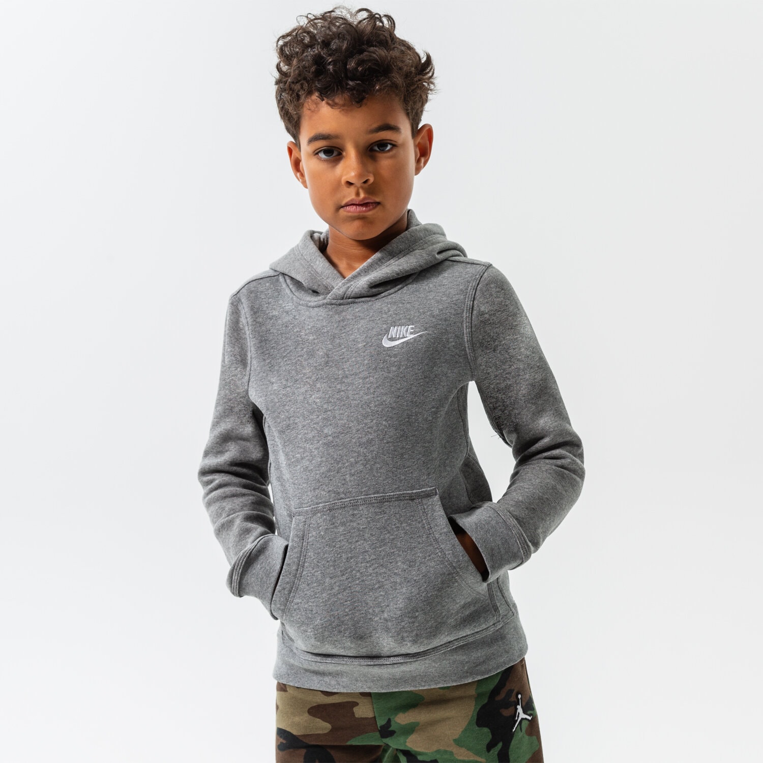 Kinder NIKE HOODIE NIKE SPORTSWEAR CLUB BOY BV3757-091 Grau
