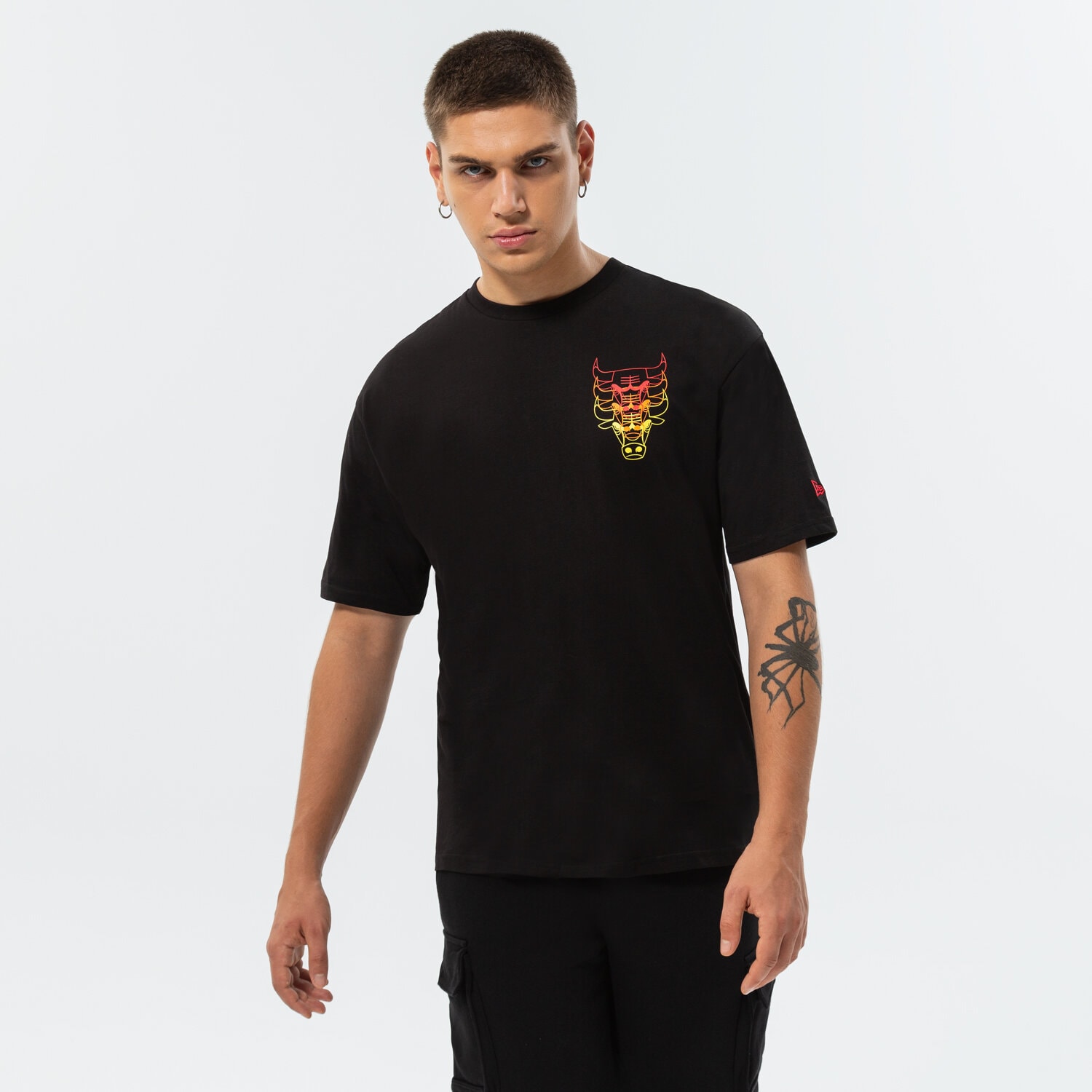 Herren T-Shirt NEW ERA T-SHIRT NBA STACKED OVRSZD BULLS 60284694 Schwarz