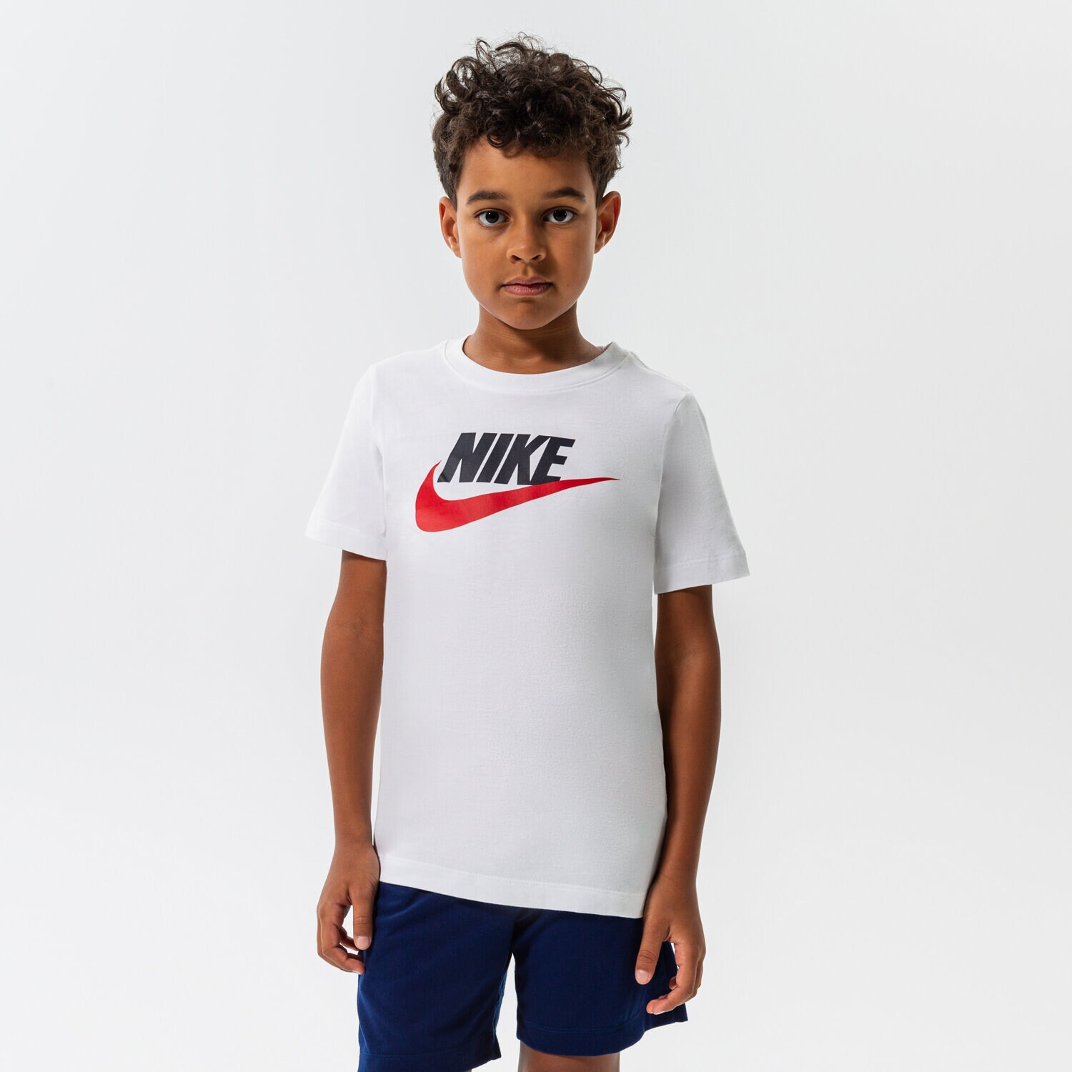 Kinder T-Shirt NIKE T-SHIRT SPORTSWEAR BOY AR5252-107 Weiß