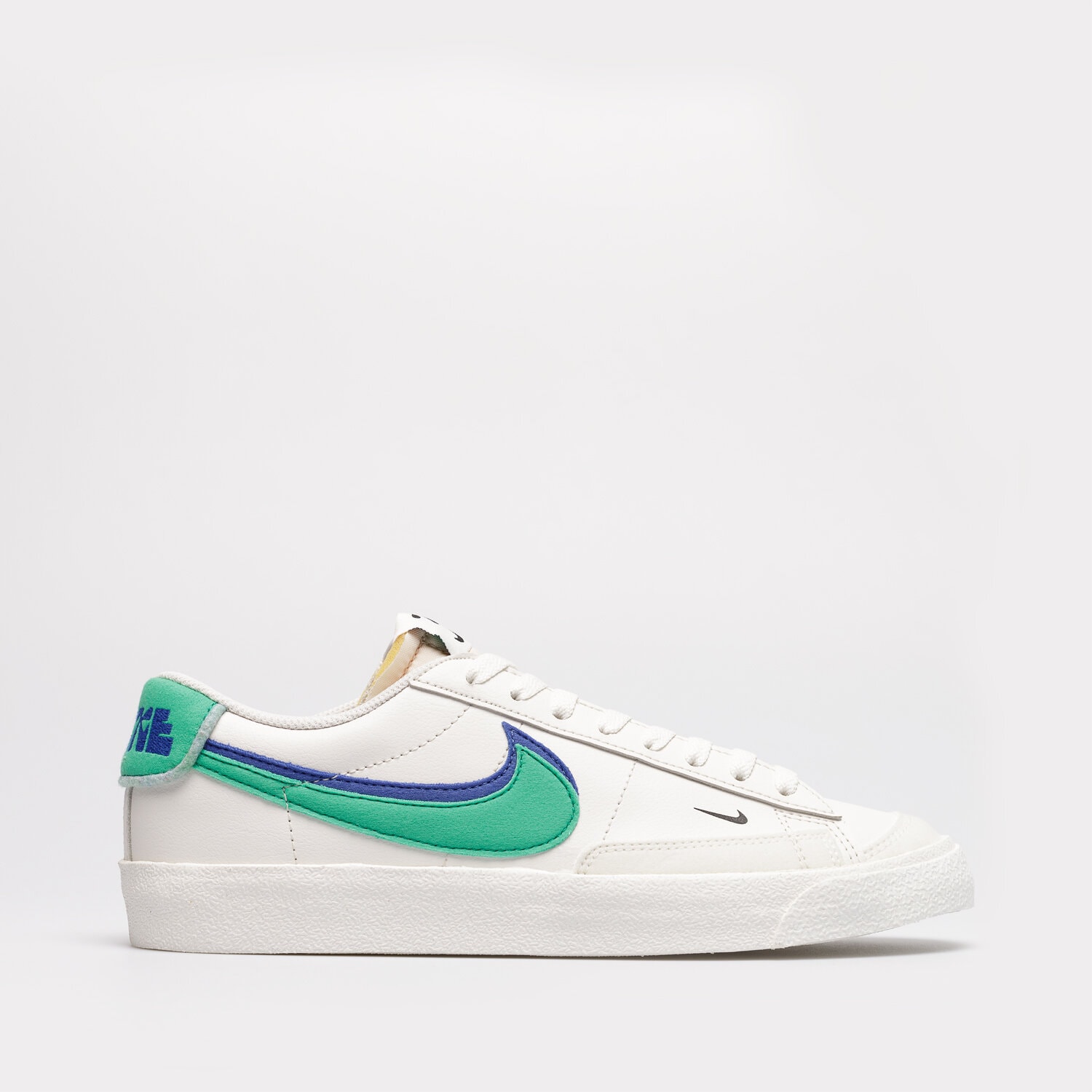 Herren Sneaker NIKE BLAZER LOW '77 SE DO9777-001 Weiß