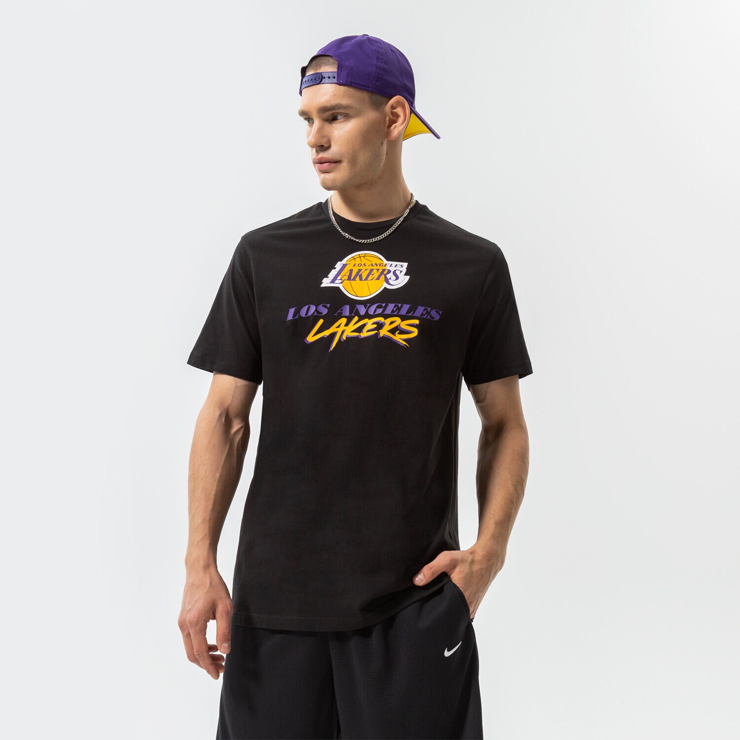 Herren T-Shirt NEW ERA T-SHIRT NBA SCRIPT LAKERS LOS ANGELES LAKERS BLKTRP 60284675 Schwarz