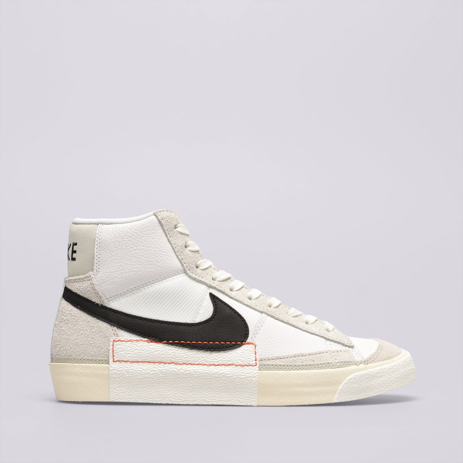 Herren Sneaker NIKE BLAZER '77 REMASTERED DQ7673-100 Weiß
