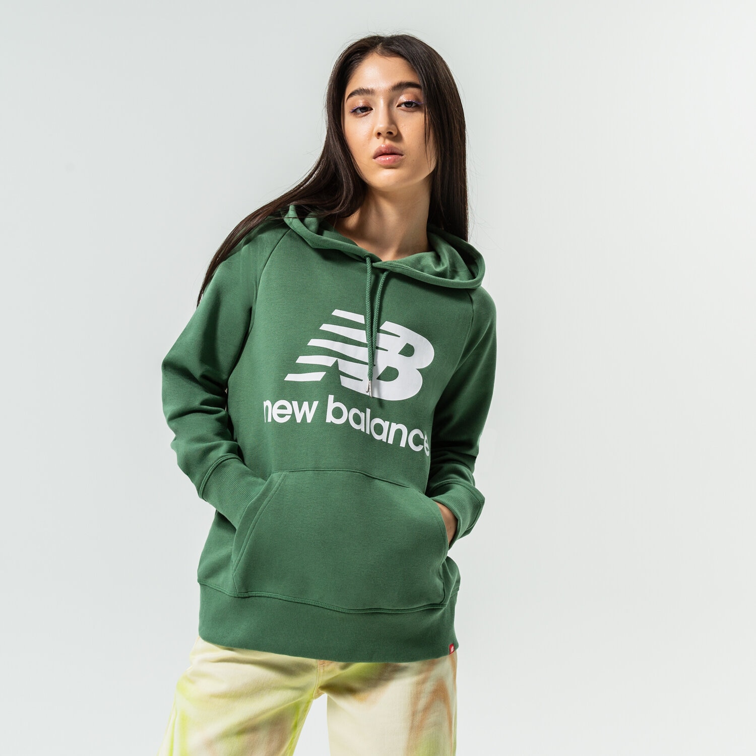 Damen NEW BALANCE HOODIE ESSENTIALS PULLOVER WT03550JD Grün