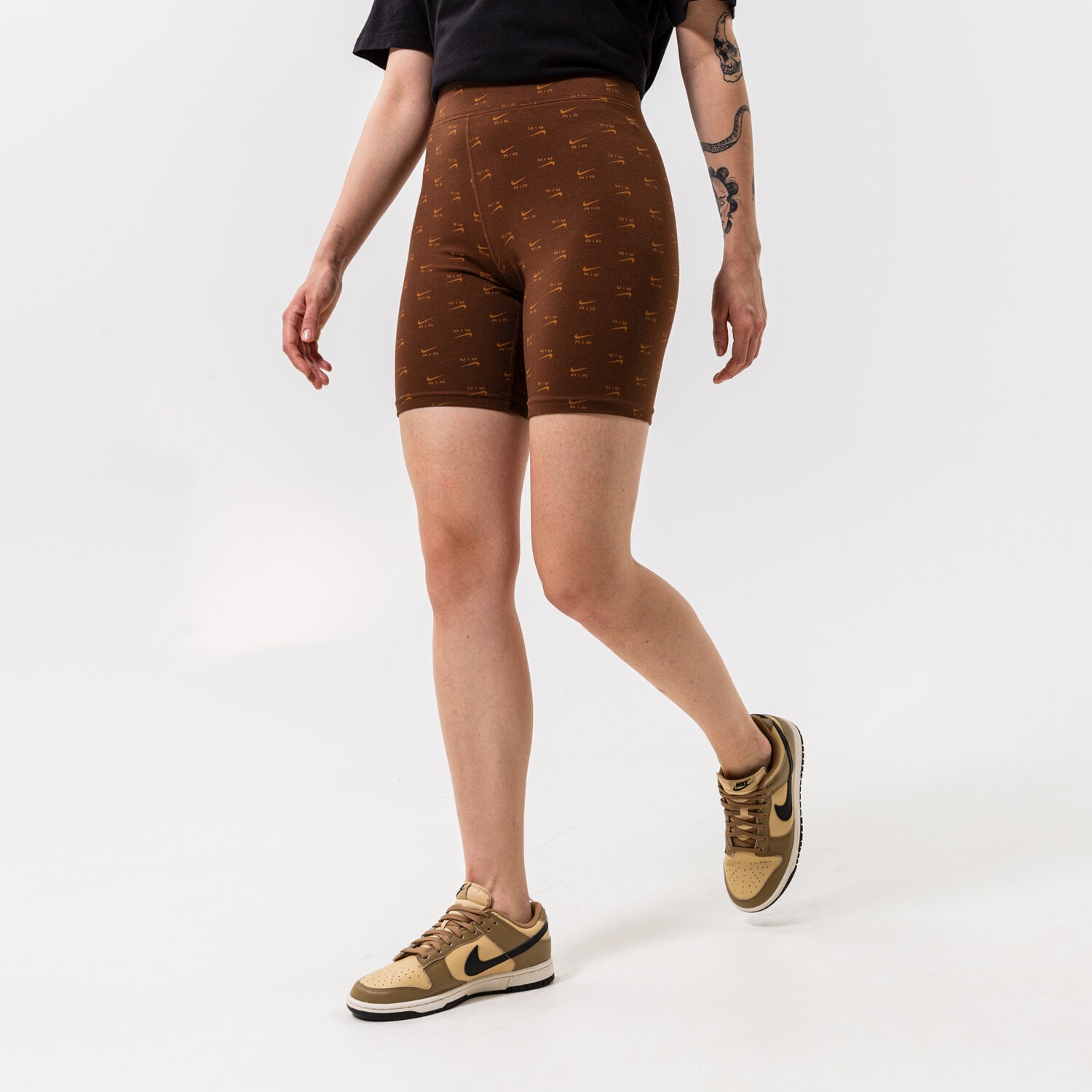Bike shorts women nike discount