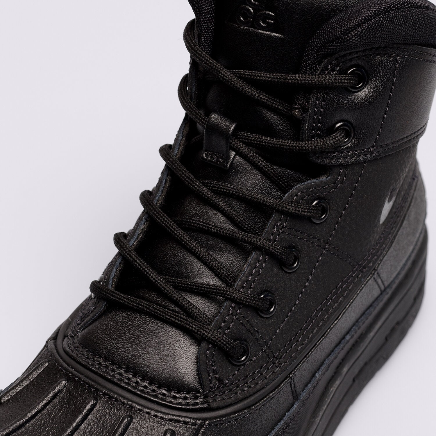 nike acg tactical boots