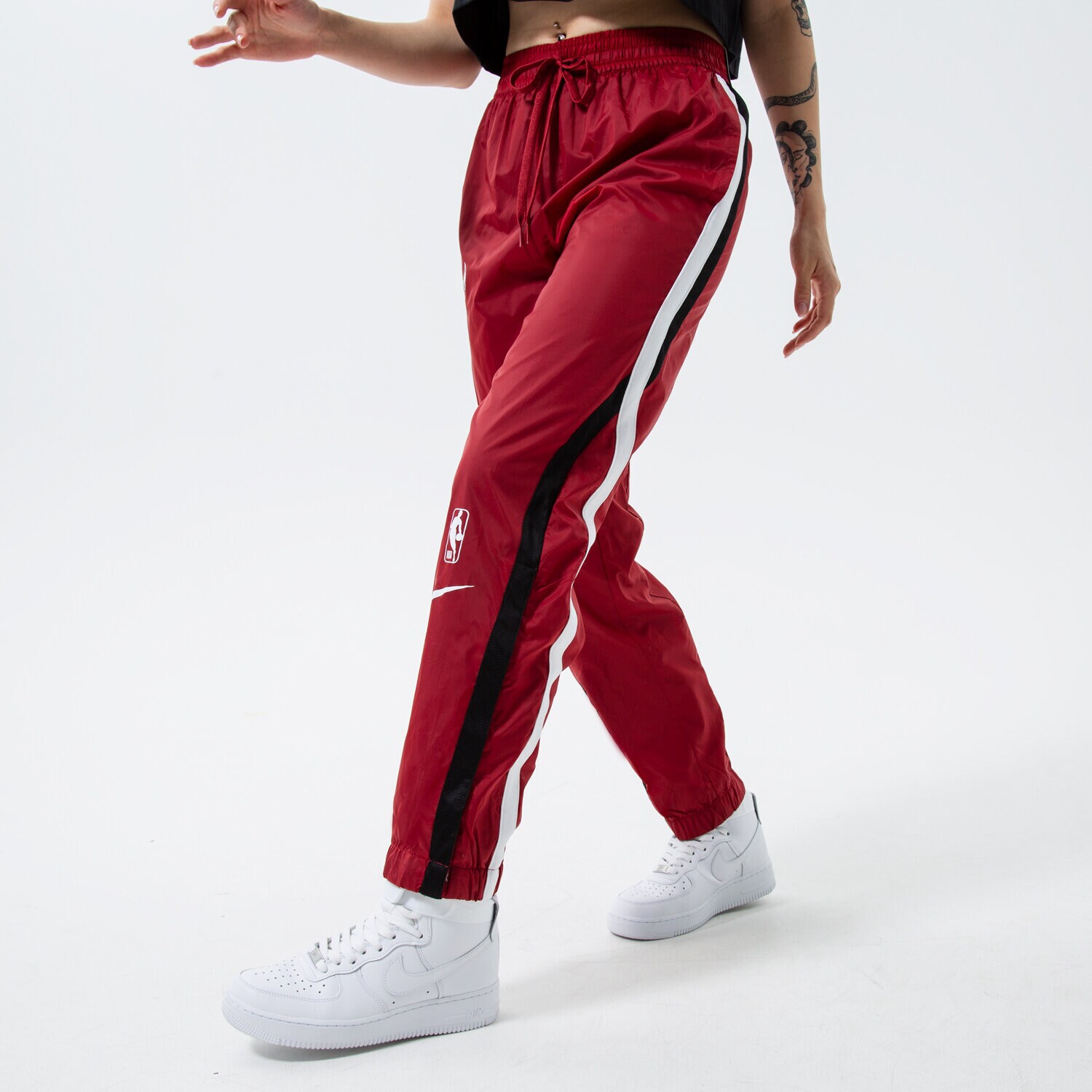 Damen Hosen NIKE HOSE CHI W NK TRKST PANT CTS CE NBA DO0131-698 Dunkelrot