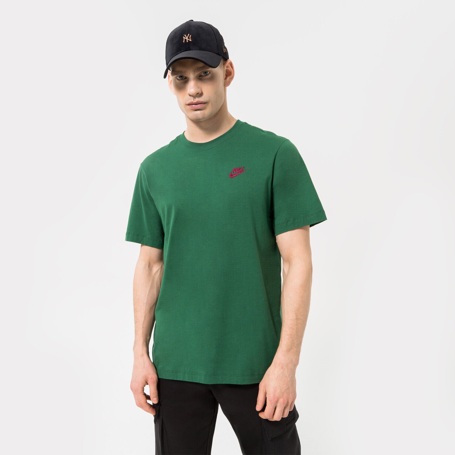 Herren T-Shirt NIKE T-SHIRT SPORTSWEAR CLUB AR4997-341 Grün