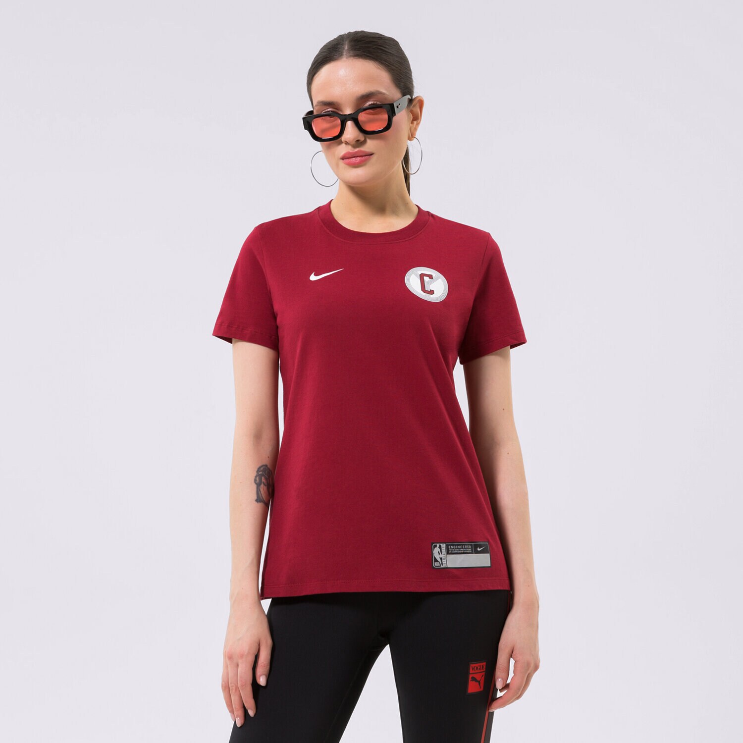 Damen T-Shirt NIKE T-SHIRT CHI W NK ES CE CREW TEE NBA DV6407-698 Dunkelrot