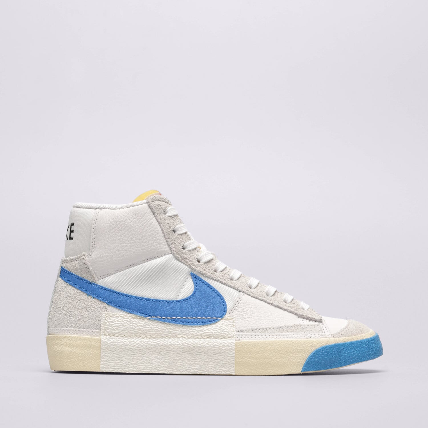 Herren Sneaker NIKE BLAZER '77 REMASTERED DQ7673-102 Weiß