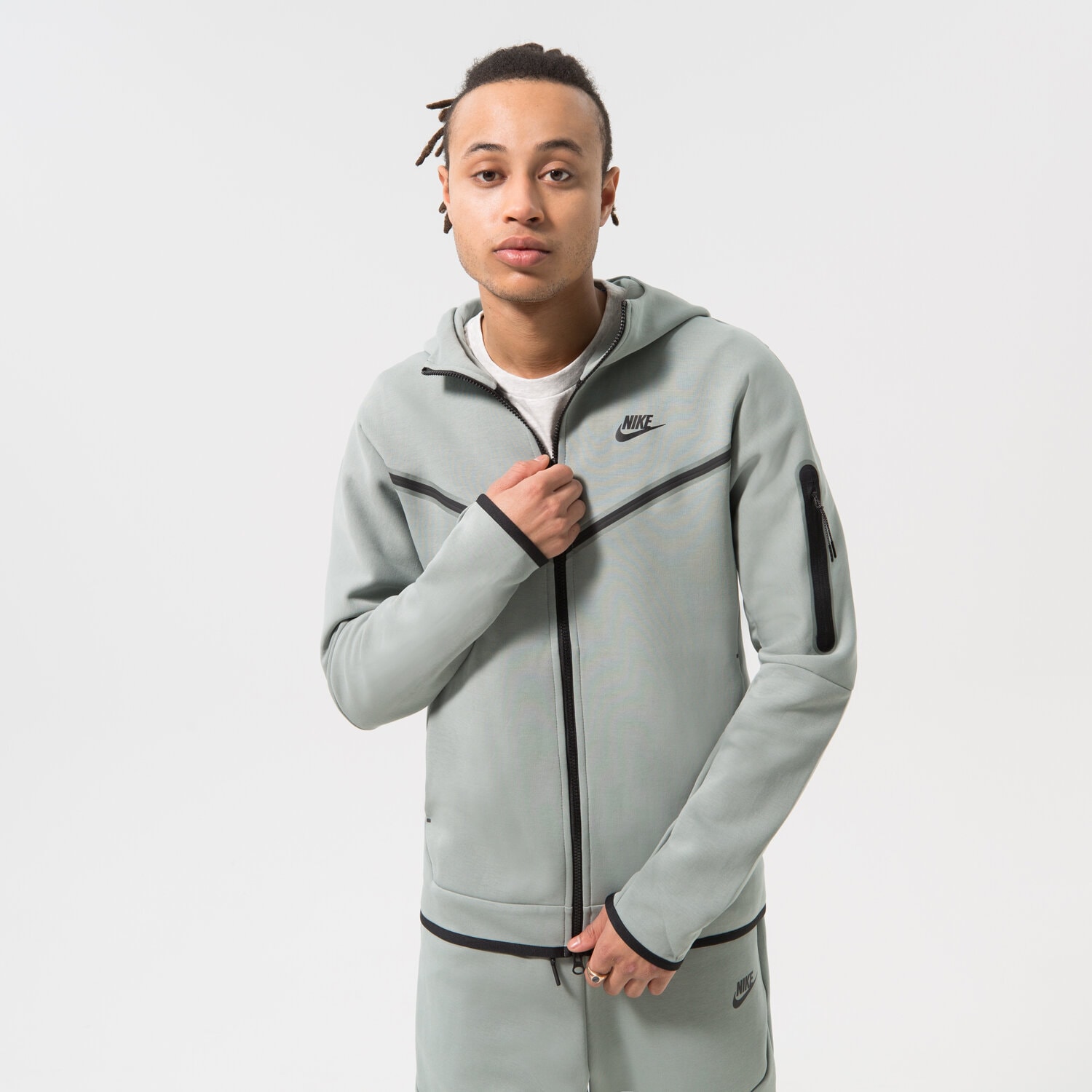 Herren NIKE SWEATSHIRT SPORTSWEAR TECH FLEECE CU4489-330 Grau
