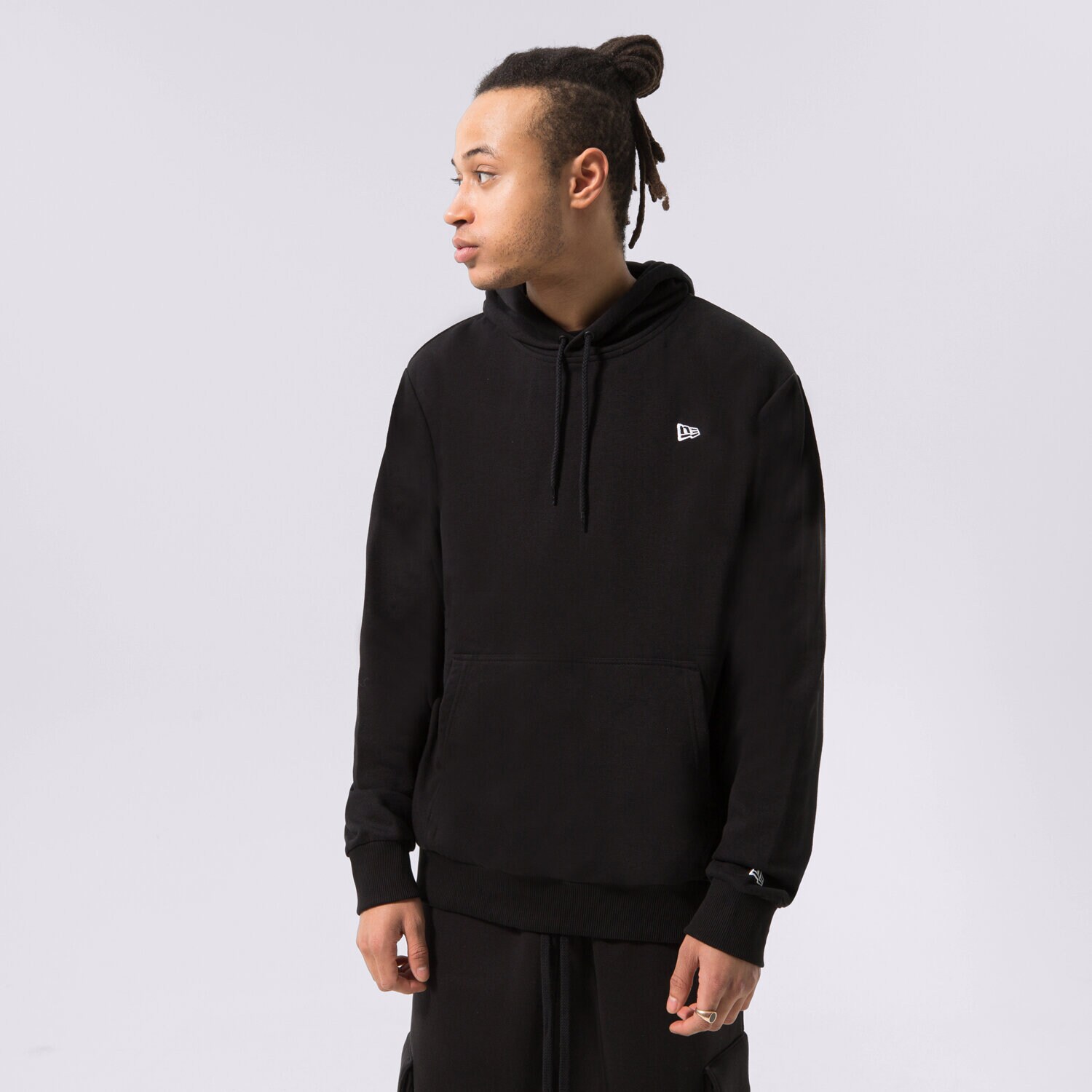 Herren NEW ERA HOODIE NE ESS FLAG HOODY BLK NEW ERA BLK 12511144 Schwarz