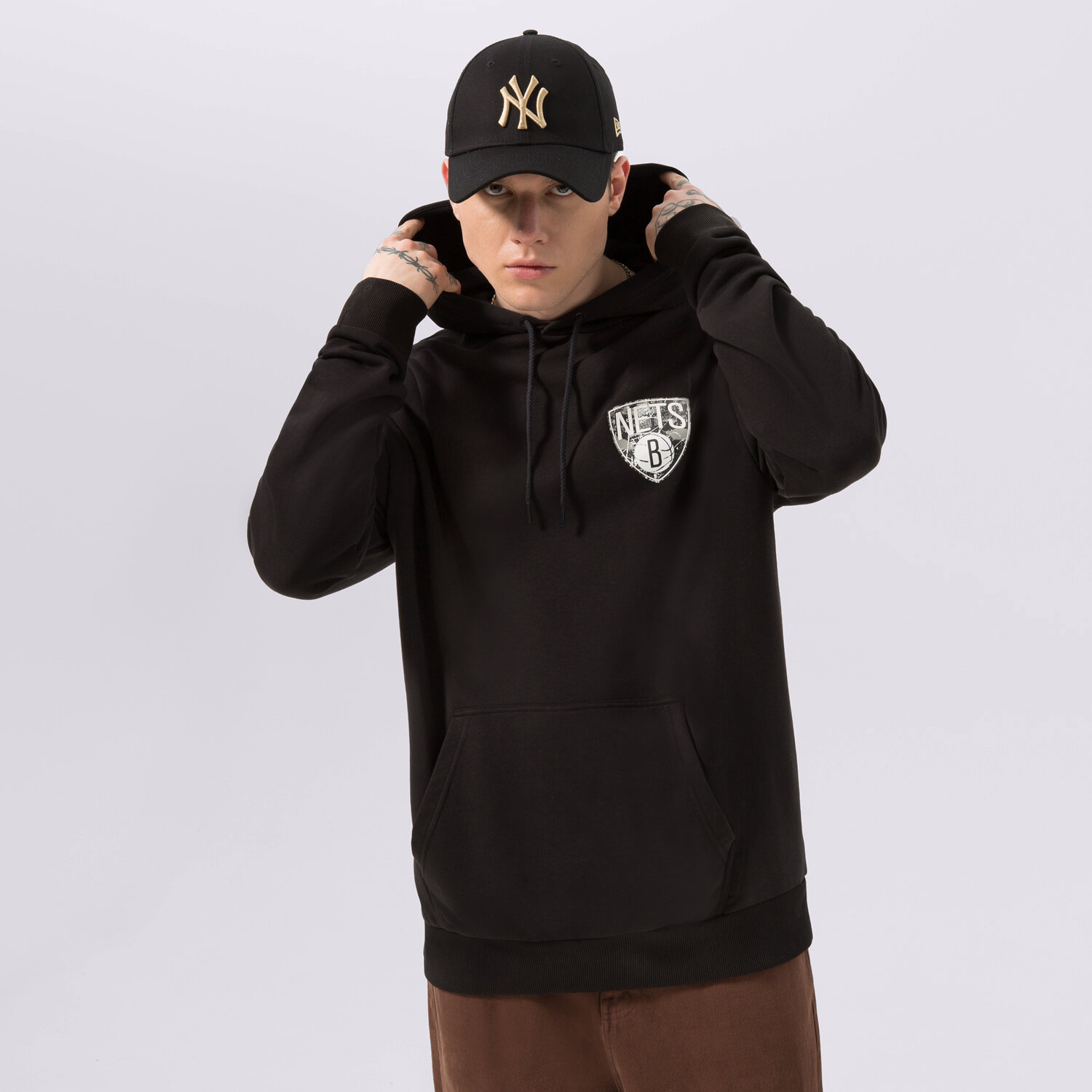 Herren NEW ERA HOODIE INFILL TEAM LOGO NETS BROOKLYN NETS 60332148 Schwarz