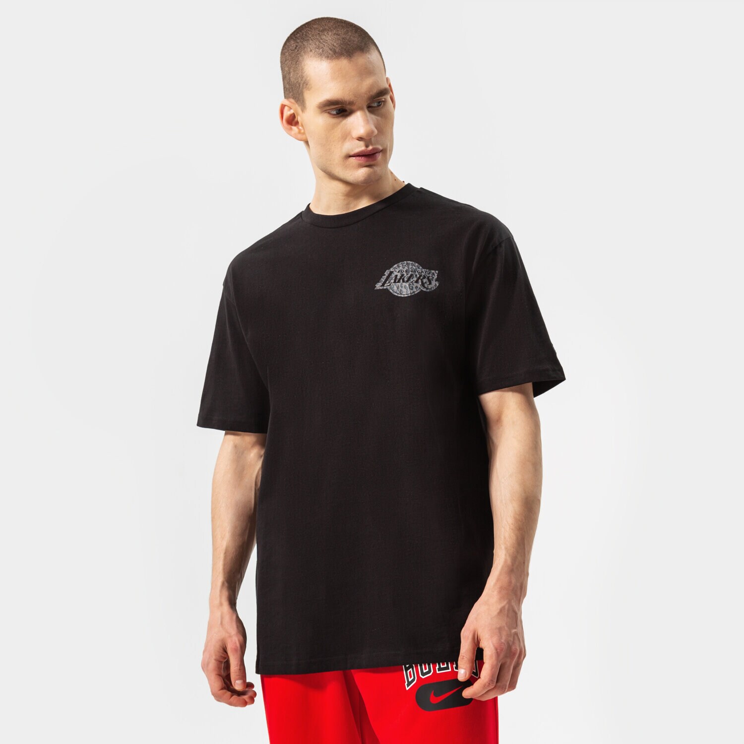 Herren T-Shirt NEW ERA T-SHIRT SEAS INFILL OS LAKERS LOS ANGELES LAKERS BLK 12893094 Schwarz