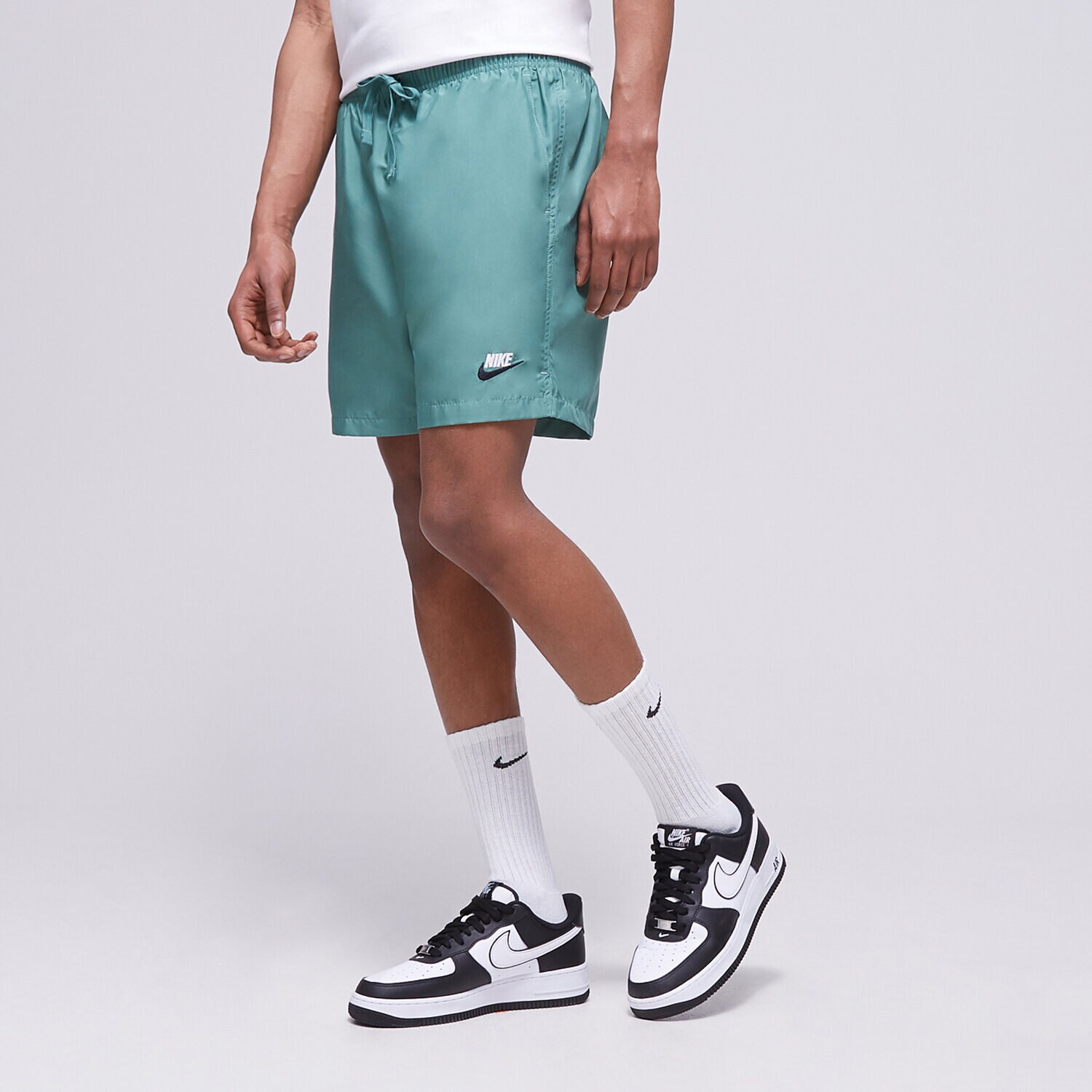 Herren Shorts NIKE SHORTS SPORTSWEAR DZ2534-361 Grün