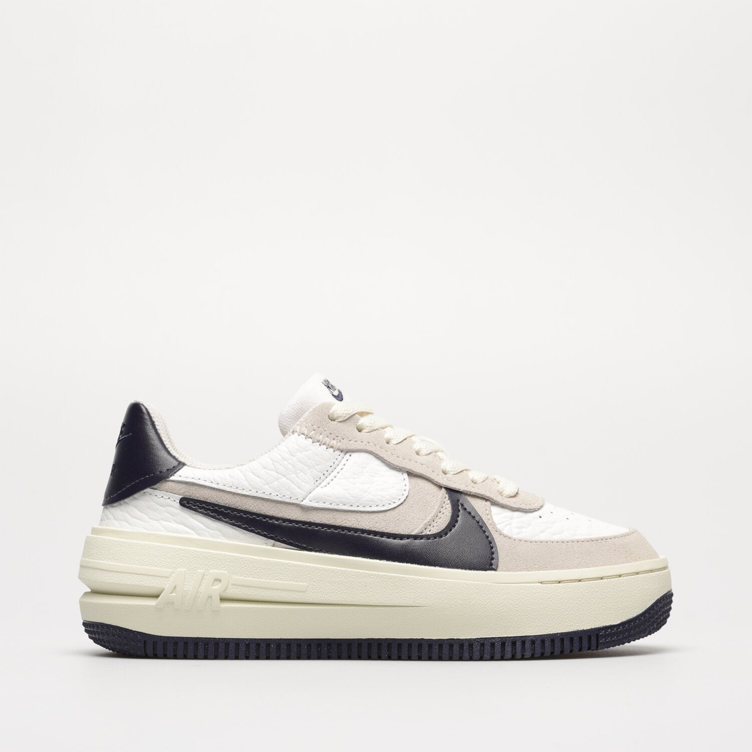 Damen Sneaker NIKE AIR FORCE 1 PLT.AF.ORM FB8481-100 Weiß