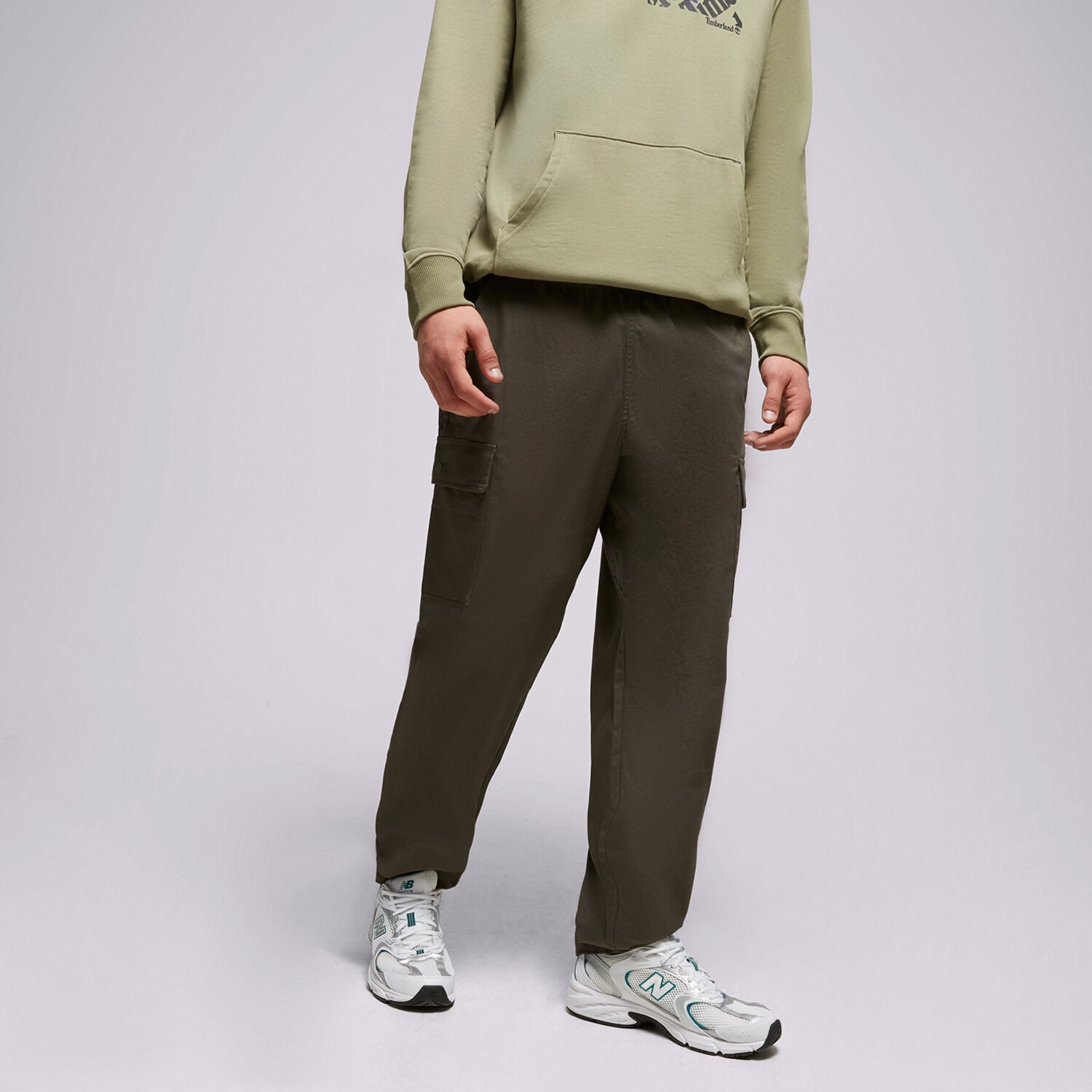 Herren Hosen NEW BALANCE HOSE ATHLETICS REMASTERED WOVEN MP31526COG Grün