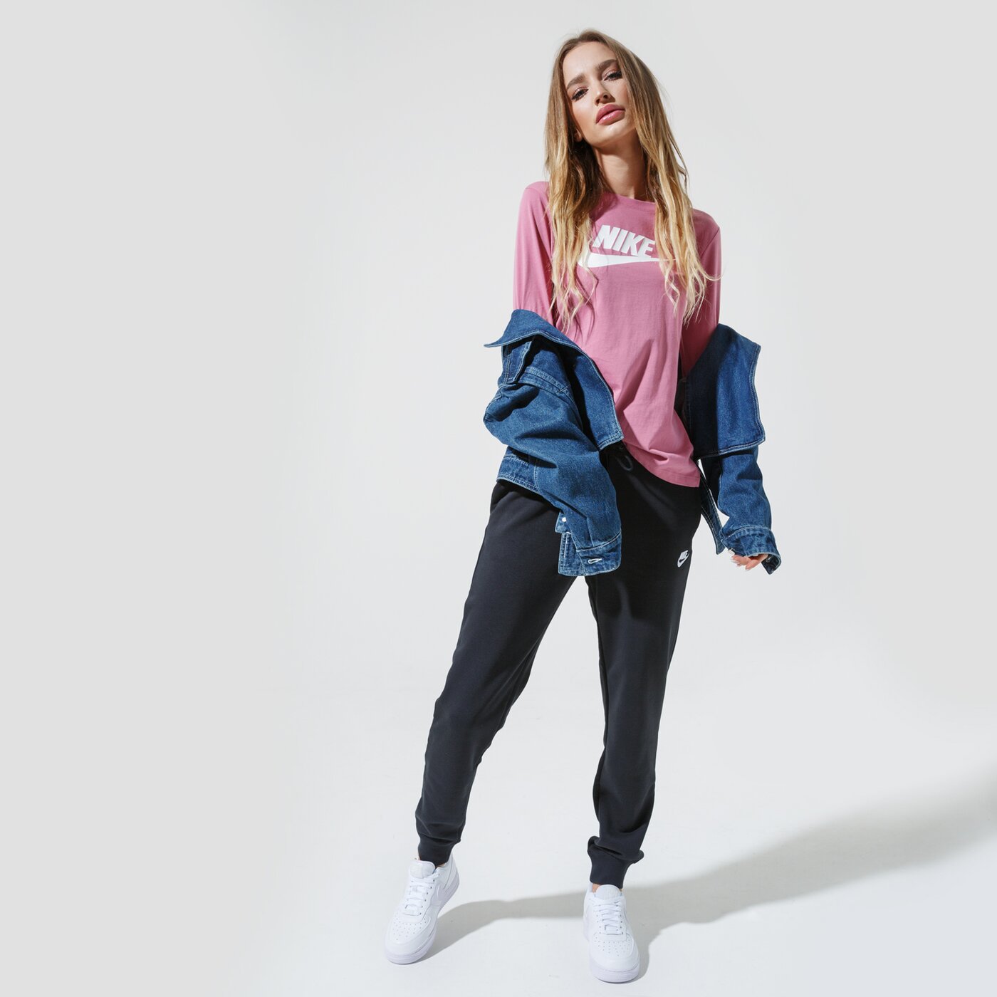 NIKE ESSENTIAL FUTURA JOGGERS SCHWARZ BV4095010 Sizeer.de