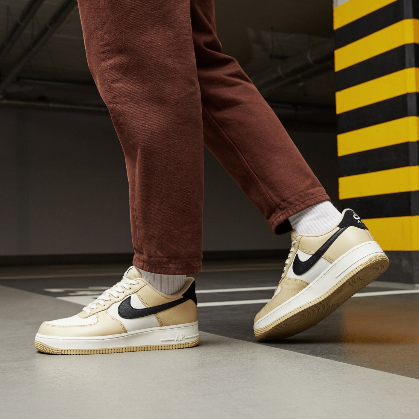 Nike Air Force 1 07 Lx Beige NIKE AIR FORCE 1 '07 LX BEIGE DV7186-700 | Sizeer.de