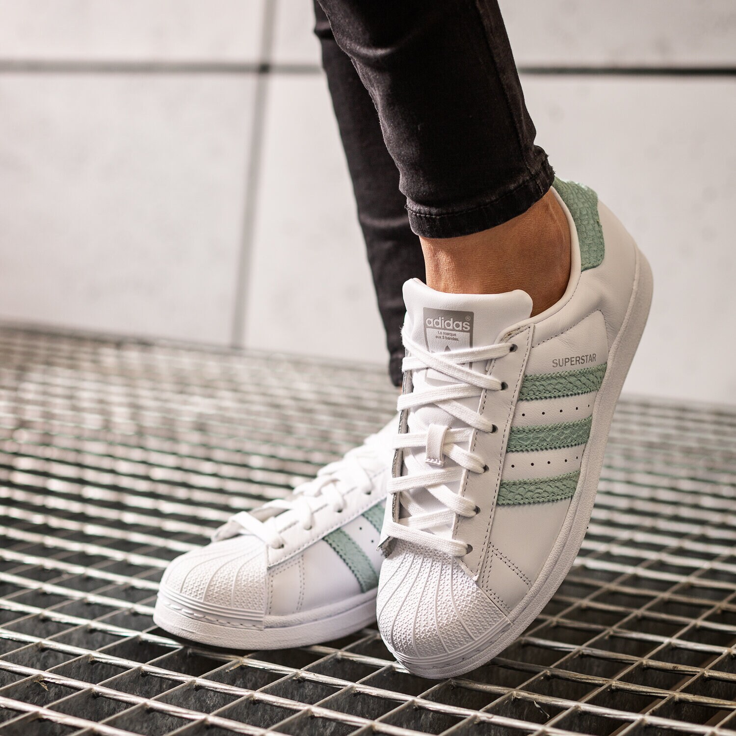 ADIDAS SUPERSTAR W