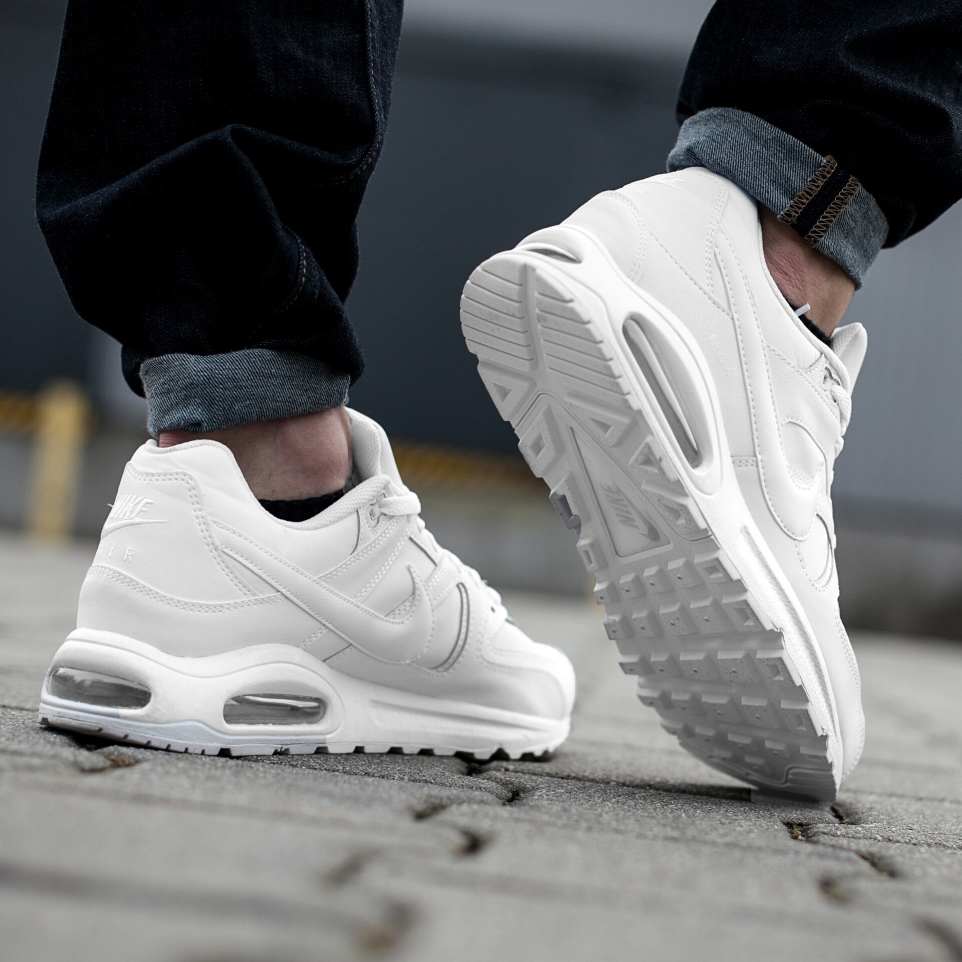 Air max command white online