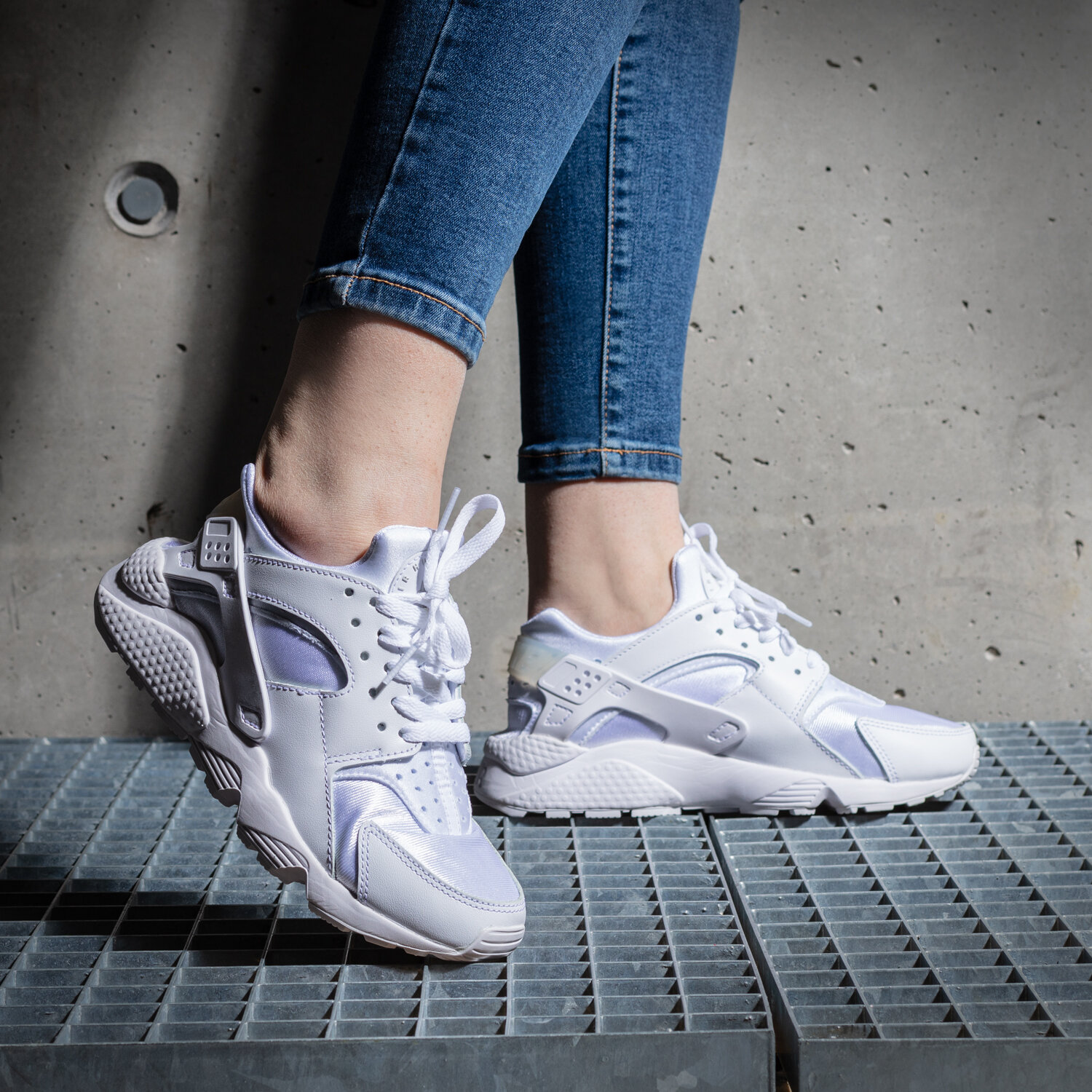 NIKE AIR HUARACHE WeiB DH4439 102 Sizeer