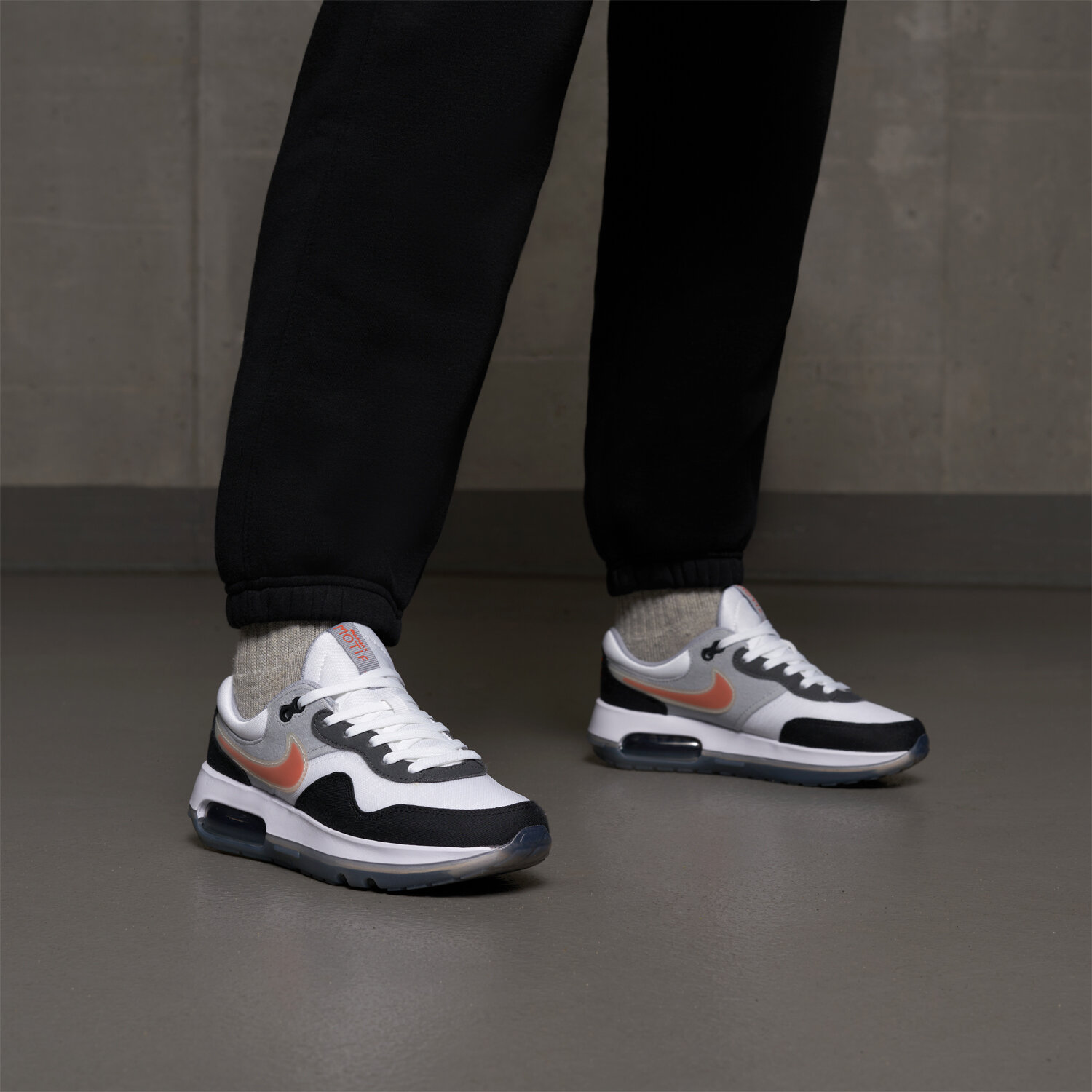 Nike air max 1 grey mango best sale