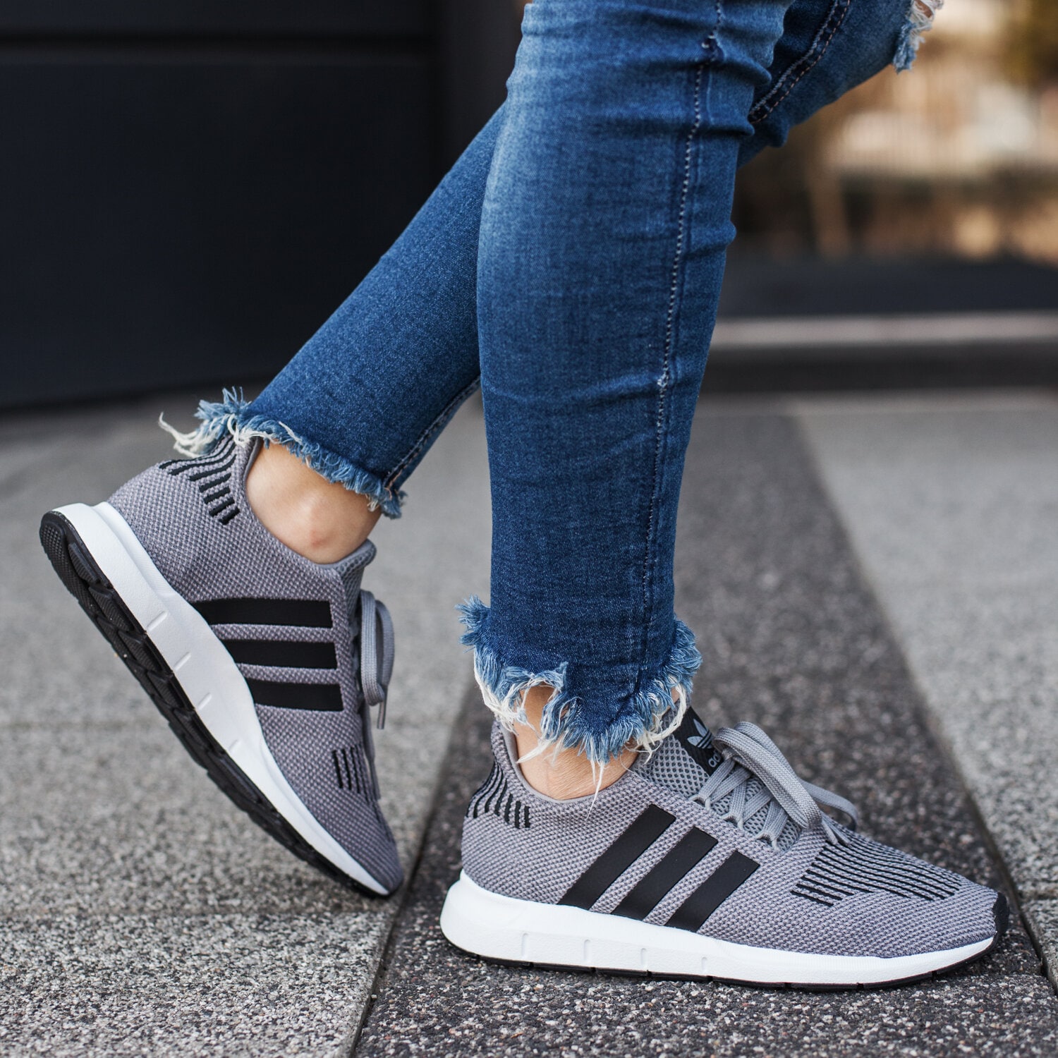 ADIDAS SWIFT RUN