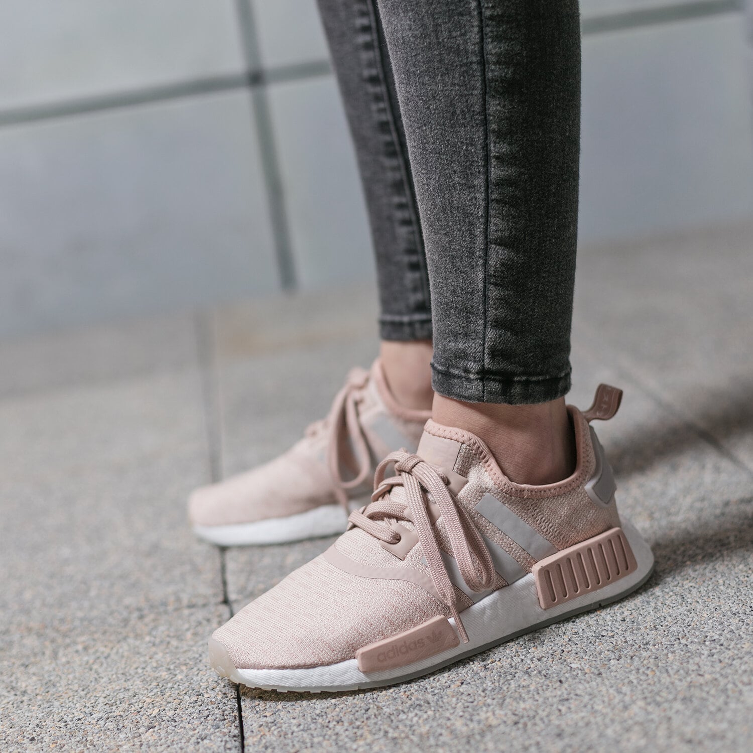 Adidas nmd r1 w beige best sale